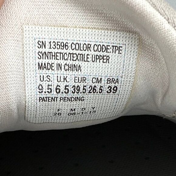 Skechers Women's Size 9.5 Go Walk 2 Tan Leather Shoes - Picture 11 of 11